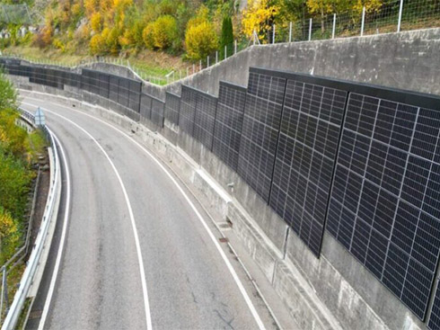 스위스 컨소시엄, 옹벽에 325kW 수직 태양광 시스템 배치
        