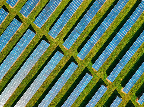 전례 없는 성장을 볼 수 있는 미국 태양광 및 저장 시스템 설치 및 투자
        