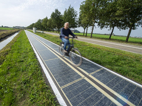 네덜란드에서 태양광 발전 자전거 전용도로 사용
        